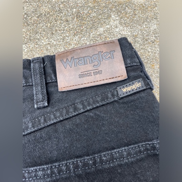 Regular Fit Black Wrangler Jeans - Picture 7 of 9